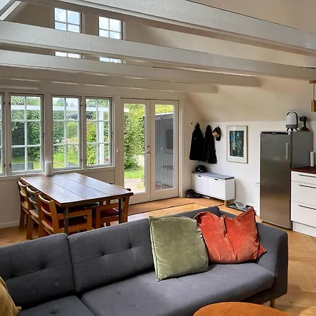 Historic House With Exposed Beams Near Hornbaek Vakantiehuis *